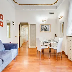 Elegant Roma
